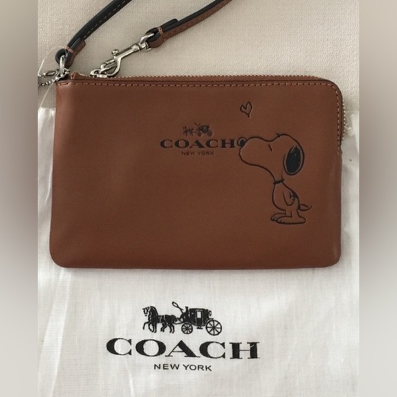 Coach Handbags - RARE Coach x Peanuts/Snoopy Wristlet Clutch Wallet Coin Purse Designer W…